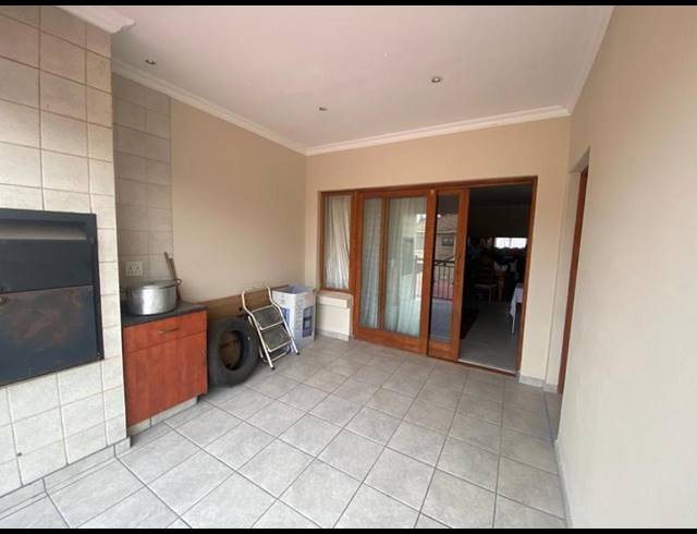 2 BEDROOM TOWNHOUSE FOR SALE IN KENLEAF